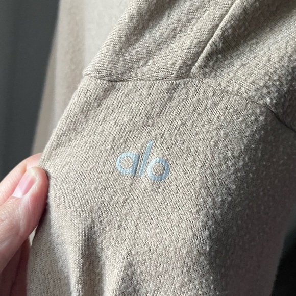 Alo Yoga Soho Pullover - Picture 3 of 3